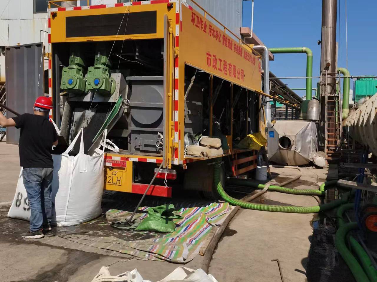 莺歌海镇淤泥压干处理